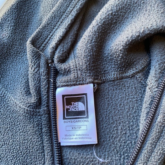 The north face little boys, gray lightweight zip up hoodie size extra small - Picture 3 of 3
